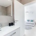 Bela Vista With Sea View, Jacuzzi And Private Pool Villa