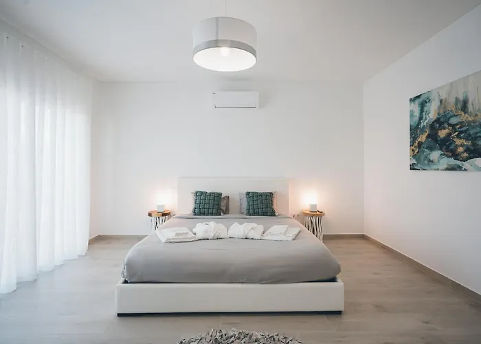 Bela Vista With Sea View, Jacuzzi And Private Pool